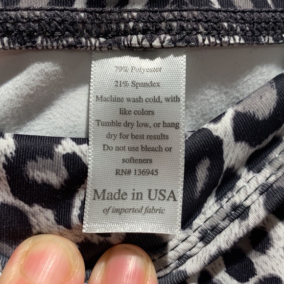 New without tags, EUC Kiragrace animal print leggings, size XS - Picture 4 of 7